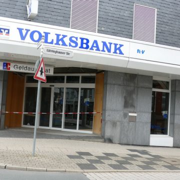 Geldautomatensprengung in Ronsdorf – Kriminalpolizei sucht Zeugen