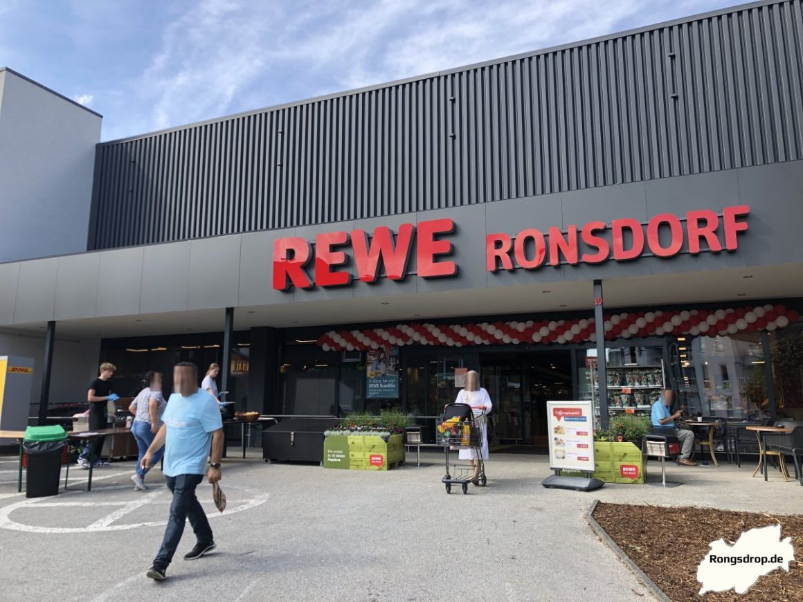 REWE Neueröffnung mit Bratwurst-Stand