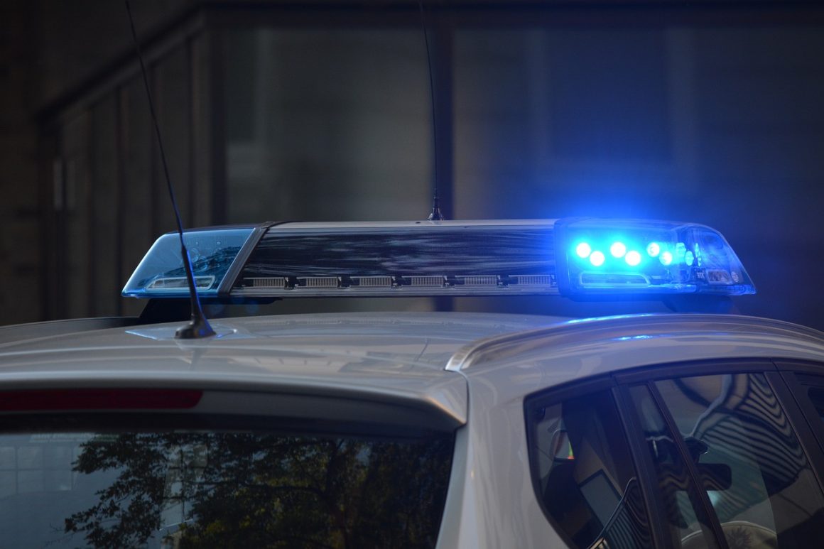 Zwei Männer nach Diebstahl aus Pkw in Ronsdorf festgenommen