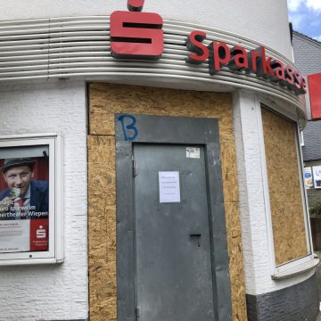 Geldautomaten der Sparkasse gesprengt
