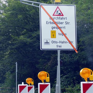 Straßenschilder für den Clean Air Asphalt