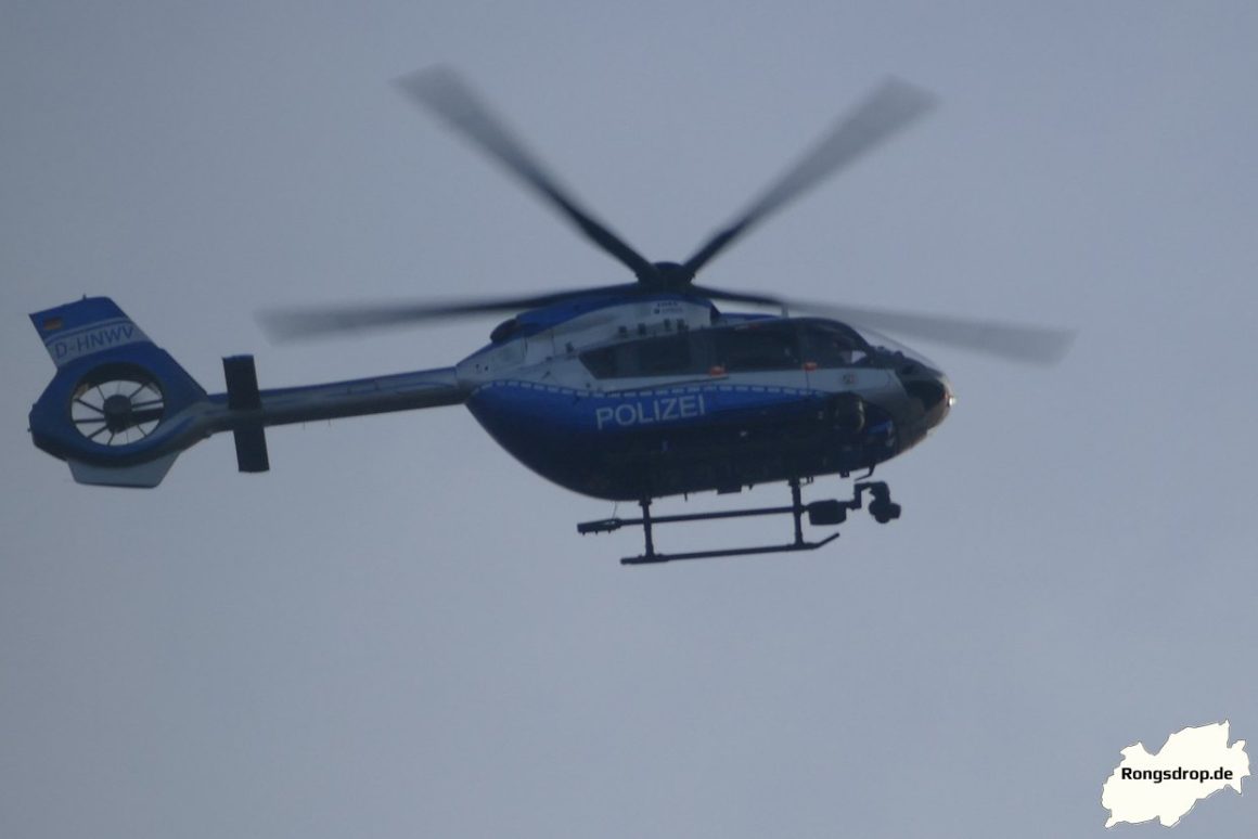 Polizei Hubschrauber Wuppertal Ronsdorf Polizei-Hubschrauber über Wuppertal-Ronsdorf
