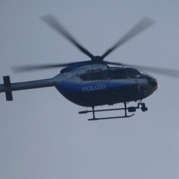 Polizei Hubschrauber Wuppertal Ronsdorf Polizei-Hubschrauber über Wuppertal-Ronsdorf